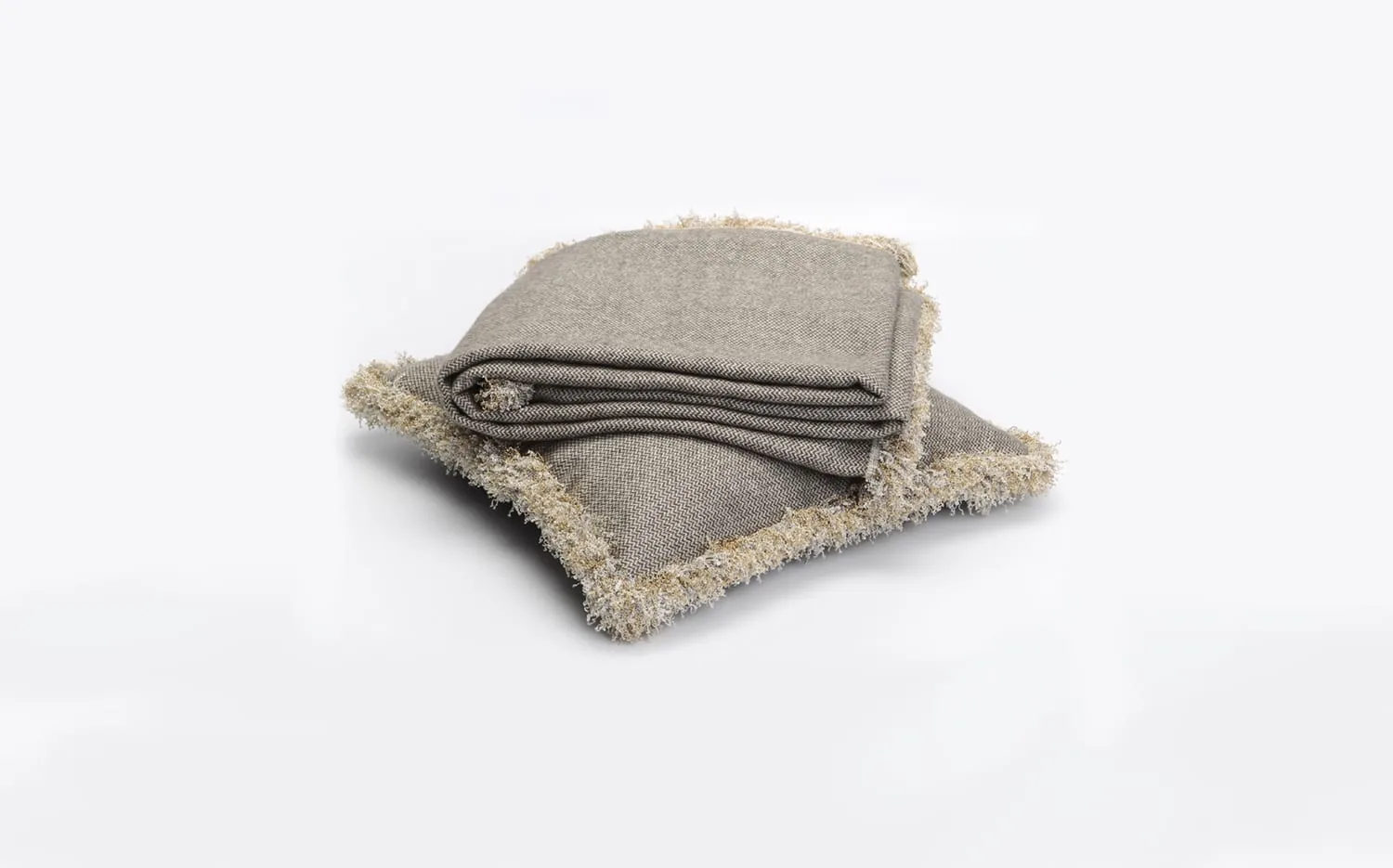 Resca Marabù plaid and throw pillow