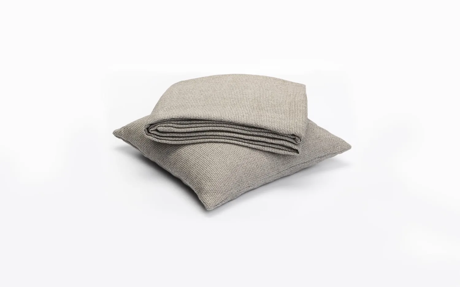 Rombo plaid and throw pillow